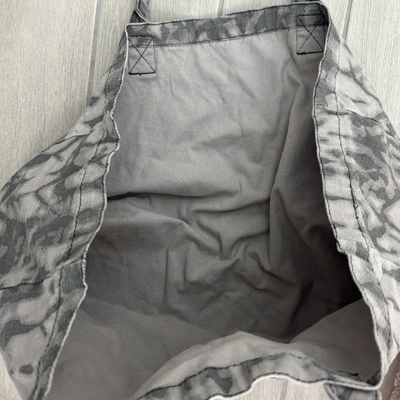 Alo Yoga Tote Bag - Picture 3 of 3